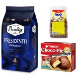 Кофе в зернах, сухой завтрак и печенье